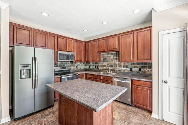 Building Photo - 12764 Edgemont Way