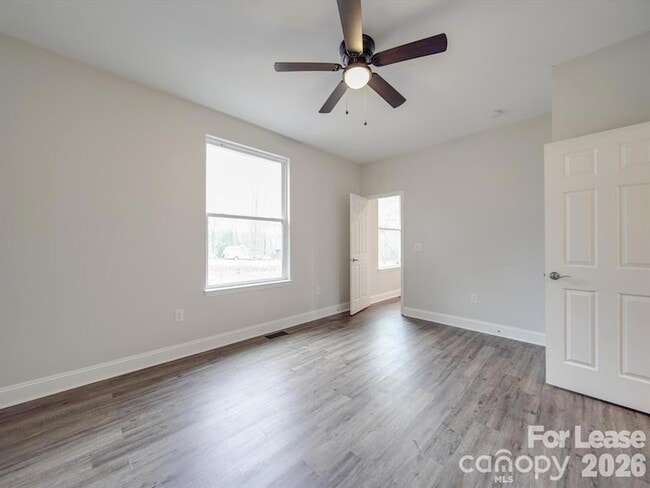 Building Photo - 824 Woodrun Dr