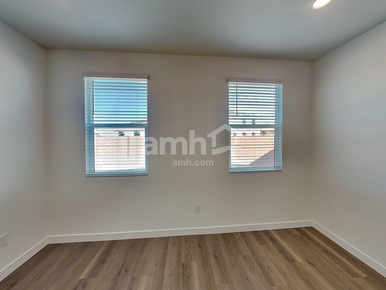 Building Photo - 13061 N Serenity Vly Dr