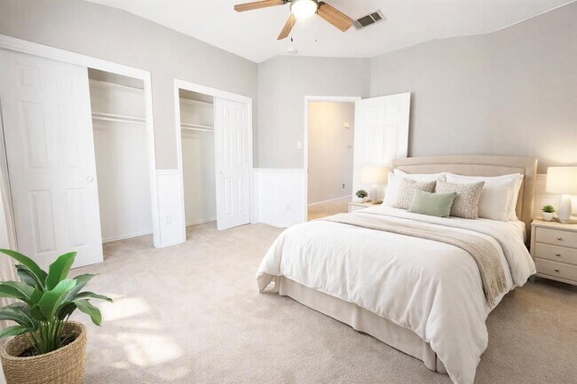 Building Photo - 9313 Sanford Dr