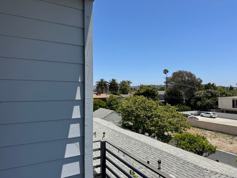 Building Photo - 4822 S Slauson Ave