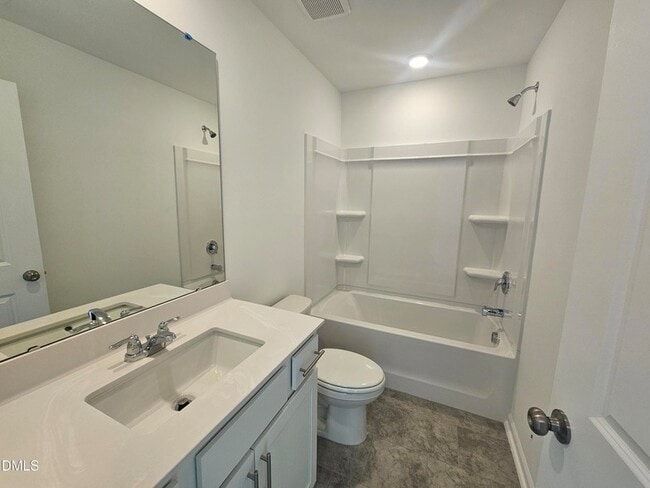 Building Photo - 945 Glowing Star Ln