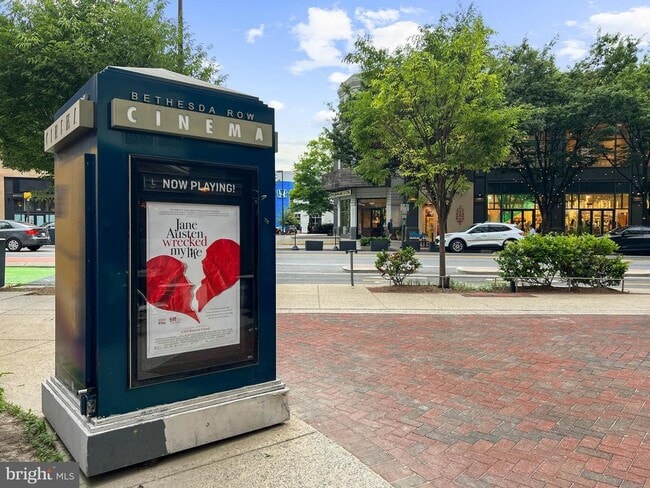 Building Photo - 4817 Chevy Chase Blvd