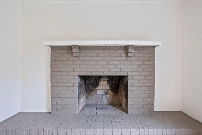 Building Photo - 3709 Kingsgate Dr