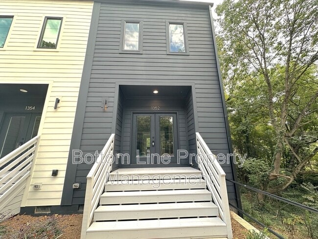 Primary Photo - 1352 Briar Creek Rd
