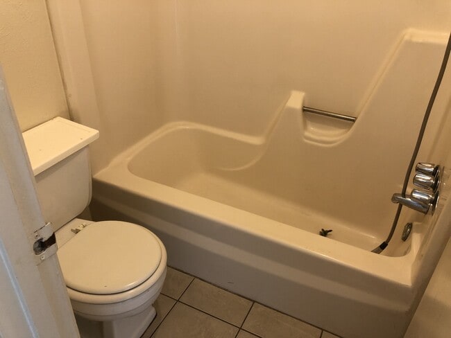 Building Photo - Cozy Half Duplex in Irving!!