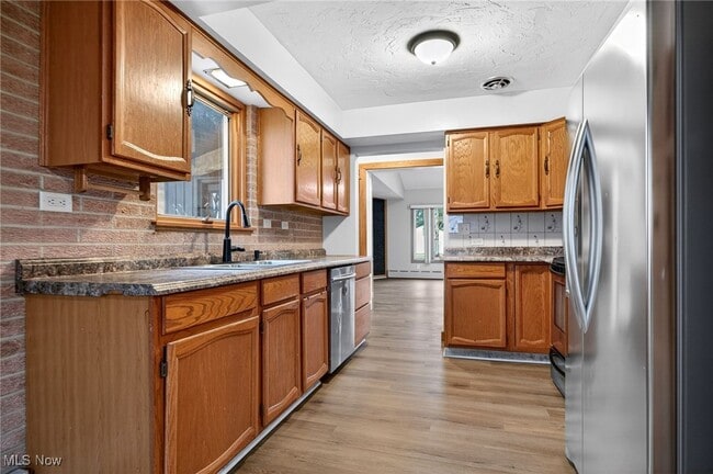 Building Photo - 3863 Wiltshire Rd