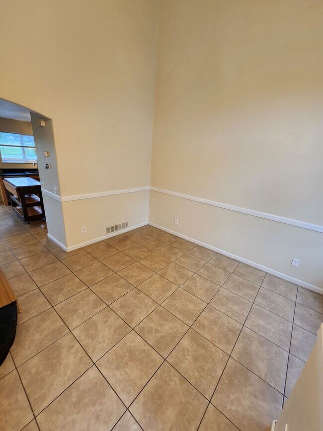 Building Photo - 4556 Gunbarrel Dr