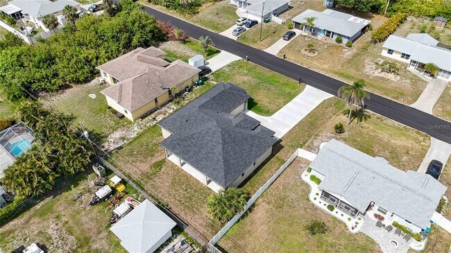 Building Photo - 6146 Grandeur St