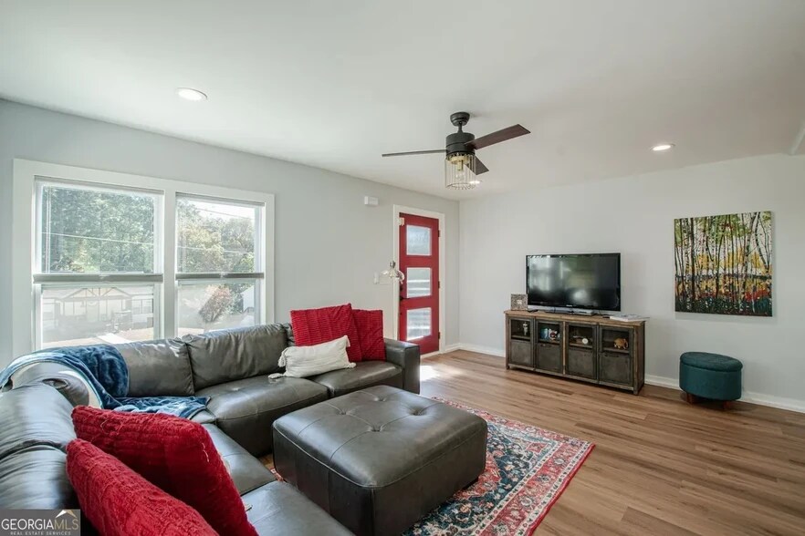 Building Photo - 2657 Blount St