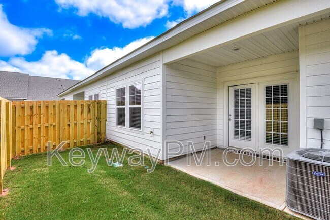 Building Photo - 8047 Kinsale Ave SE