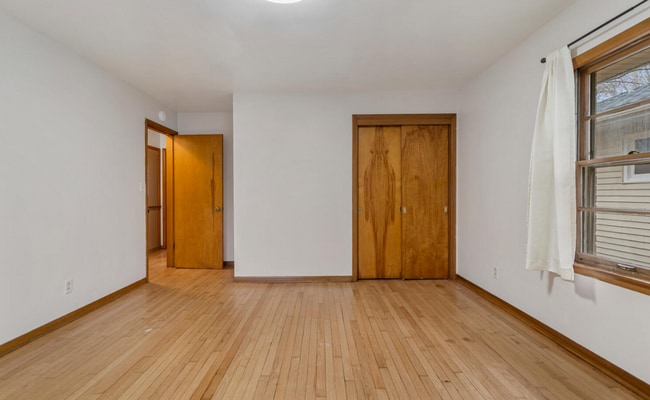 Building Photo - 1320 Alms Dr