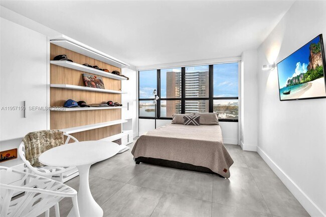 Building Photo - 780 NE 69th St