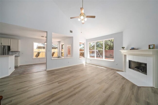Building Photo - 2111 Scenic Hollow Ct