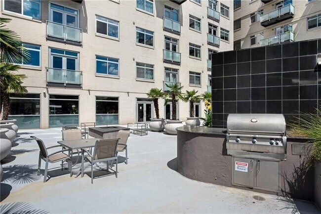 Building Photo - 805 Peachtree St NE