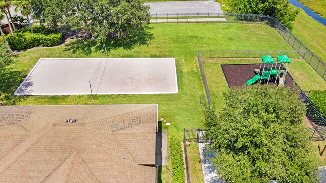 Amenities - 1140 Luminary Cir