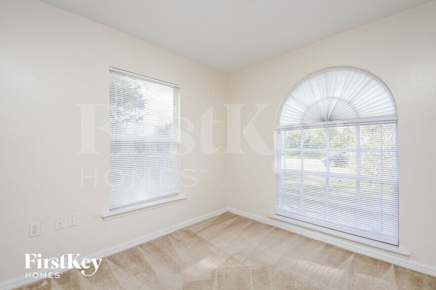 Building Photo - 424 Dove Dr