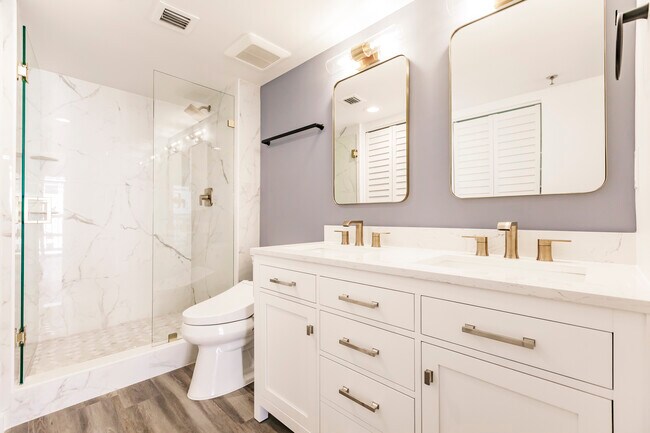 1st Bathroom - 3901 S Flagler Dr