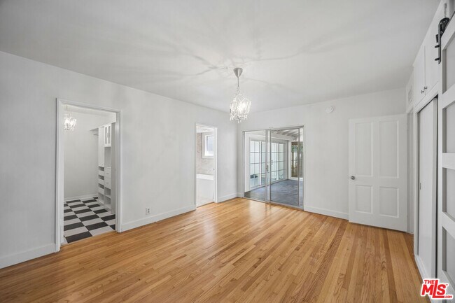 Building Photo - 3262 Woodbine St