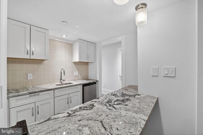 Building Photo - 4964 Eskridge Terrace NW