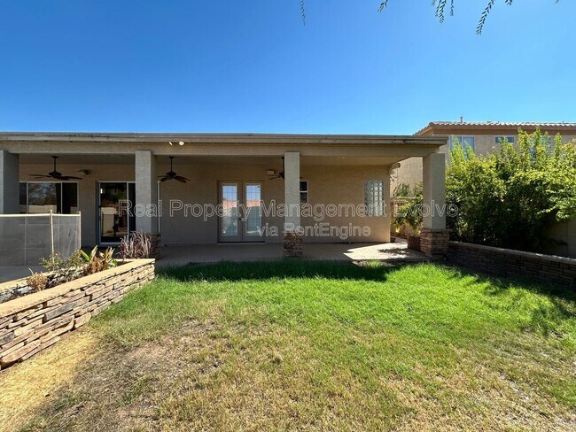 Building Photo - 774 E Maria Ln