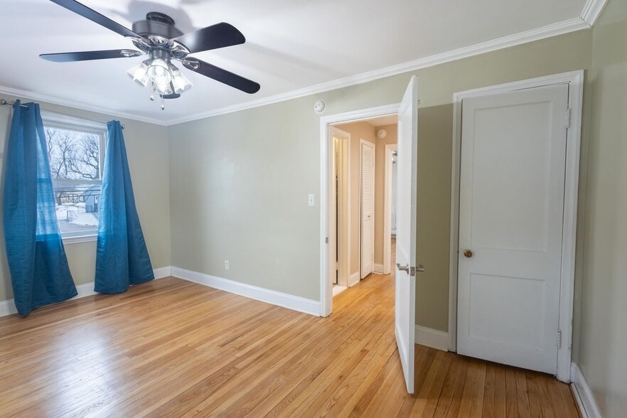 Building Photo - 1200 Narcissus Ave