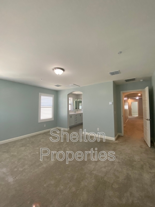 Building Photo - 1721 N Marketside Ave