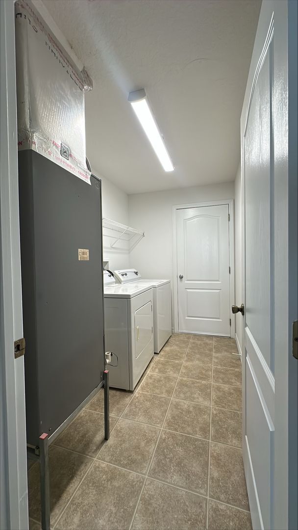 Building Photo - Spacious 4 bed 2 bath, 2 car garage with fenced-in backyard in Poinciana Neighborhood