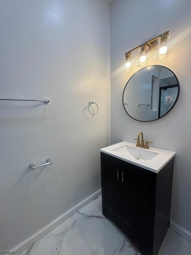 Building Photo - 48 1/2 3rd St