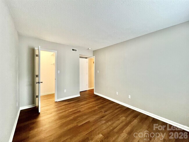 Building Photo - 11084 Harrowfield Rd