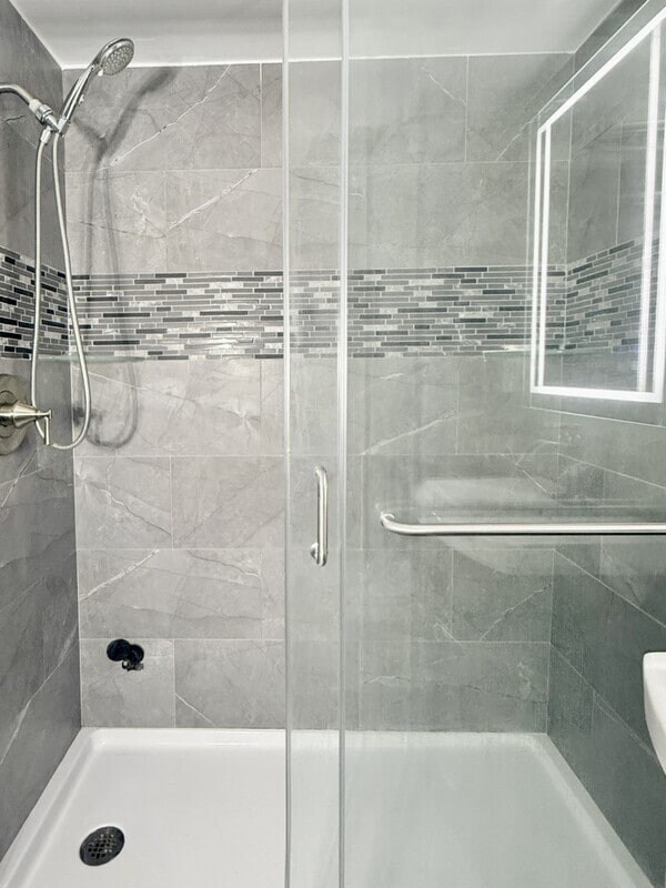 Building Photo - 785 S Village Dr