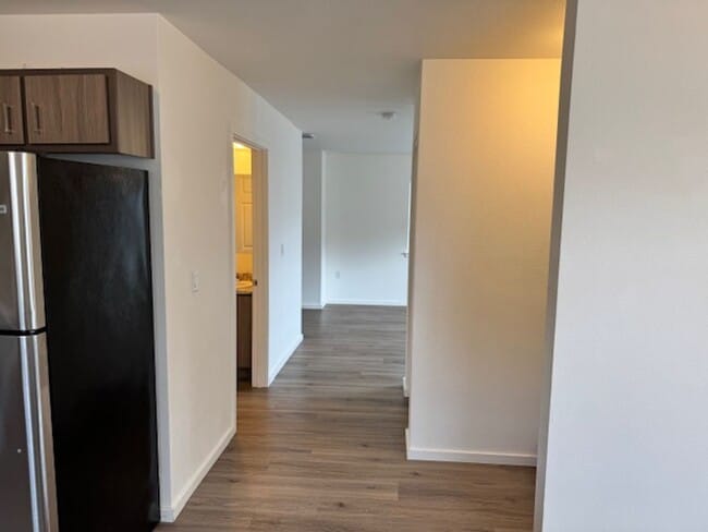 Building Photo - 2 STORY DUPLEX IN THE HEART OF PHOENIX OREGON