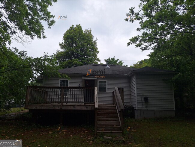 Building Photo - 1391 Lochland Rd SE