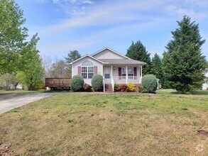 Building Photo - 3 Bedroom home in CreekSide Village