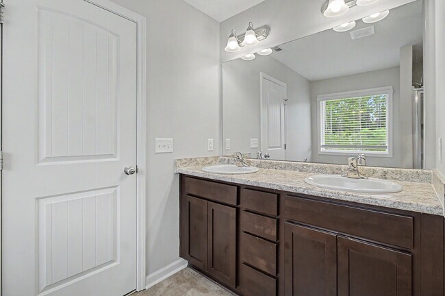 Building Photo - 454 Brightleaf Cir