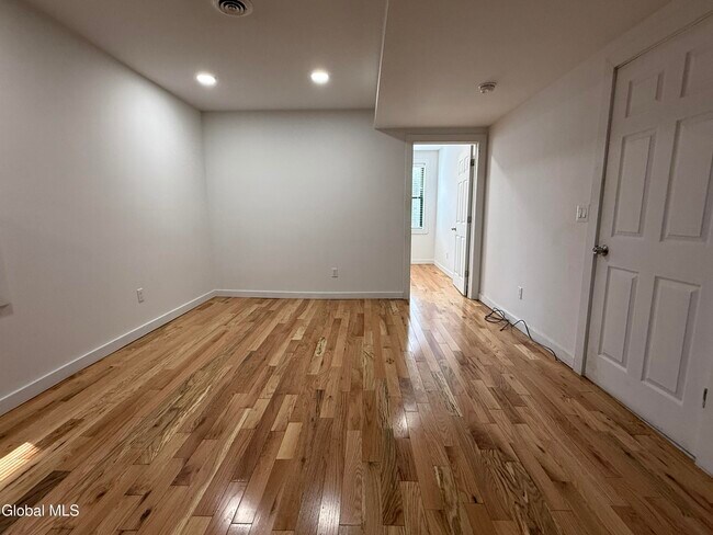 Building Photo - 479 2nd St