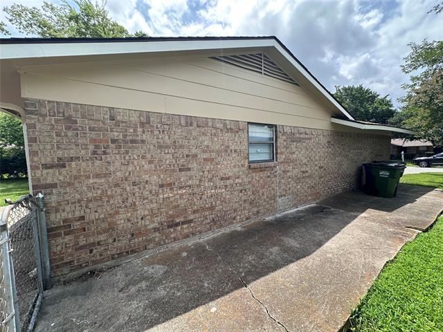 Building Photo - 12417 Spring Branch Dr