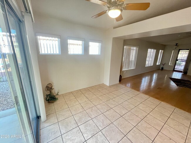 Building Photo - 1120 S 232nd Ave