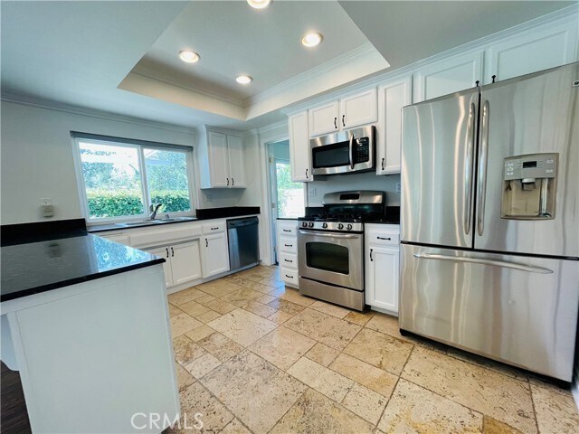 Building Photo - 5815 Calmfield Ave