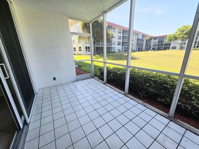 Building Photo - 3100 NE 48th Ct