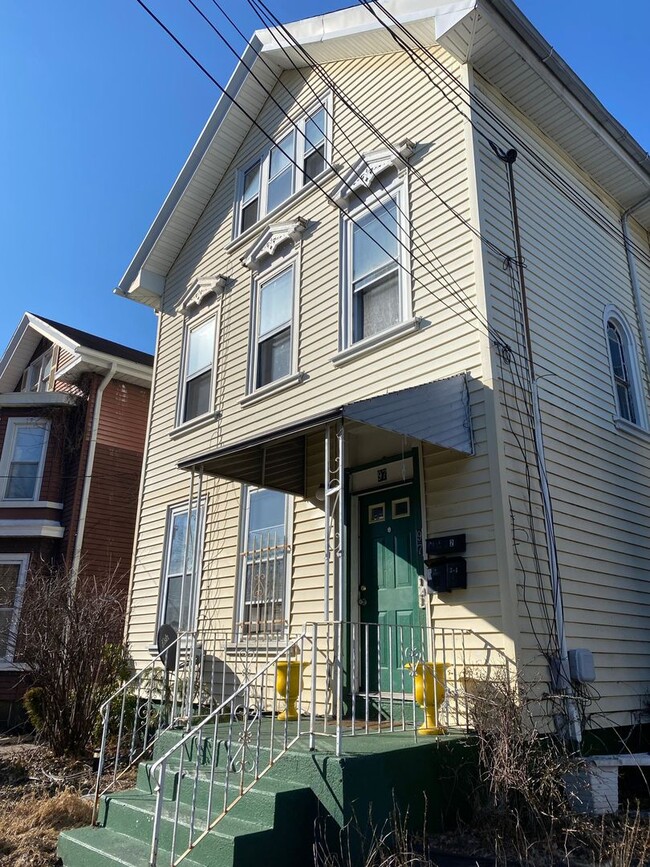 Building Photo - 97 Bristol St