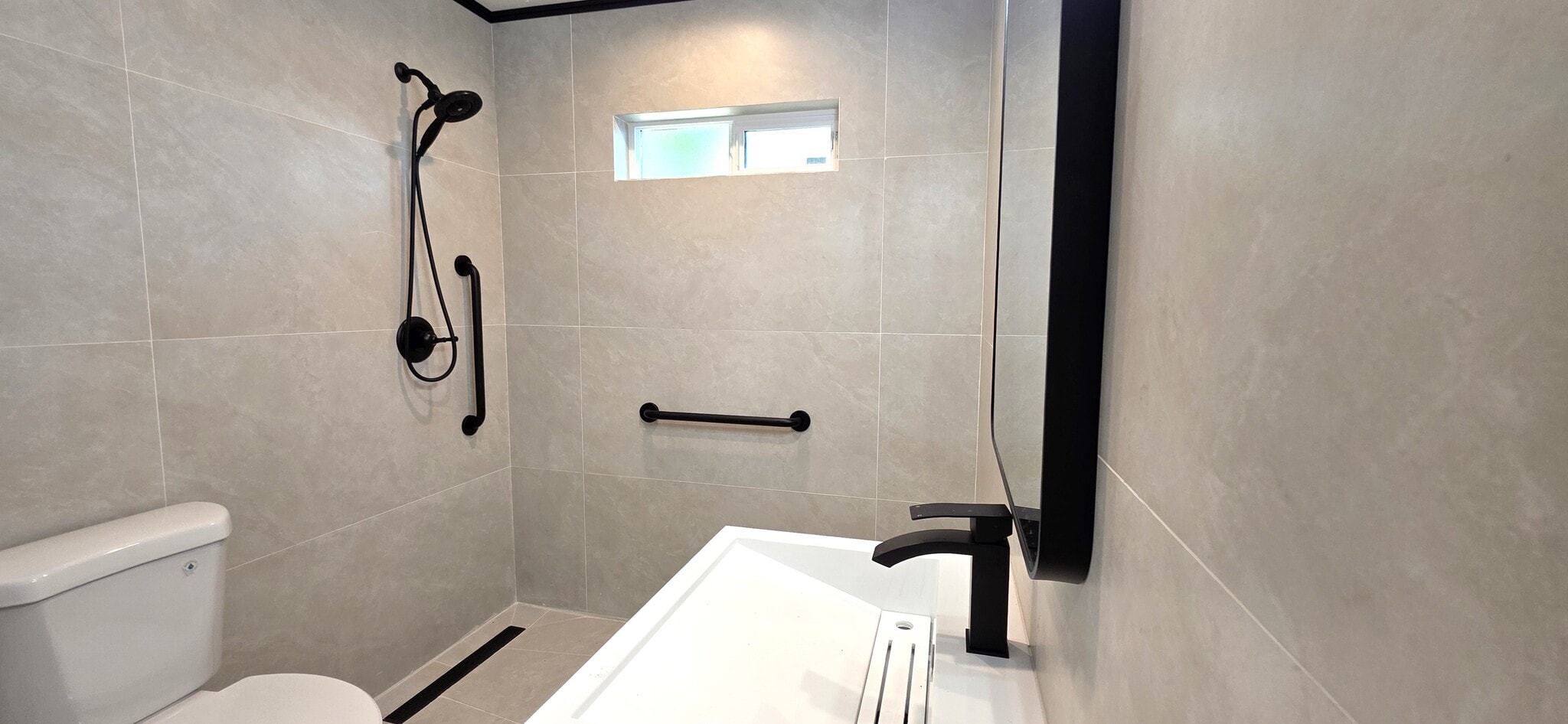 Bathroom 1 - 13821 Burton St