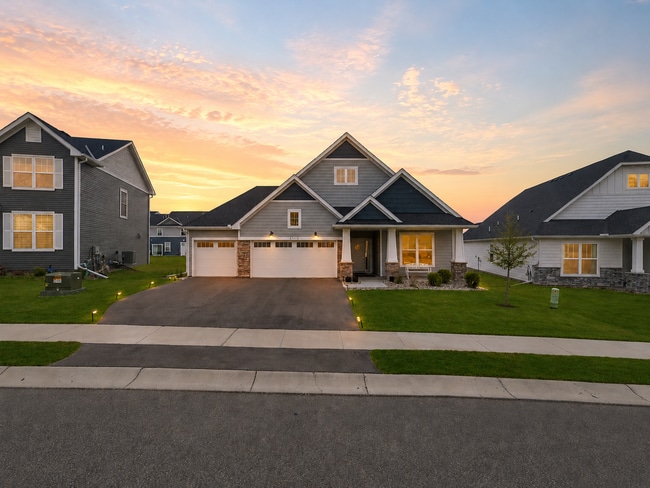 Building Photo - 6218 Tamarack Ln