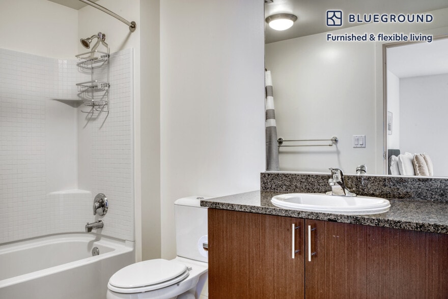 Building Photo - 10301 NE 10th St