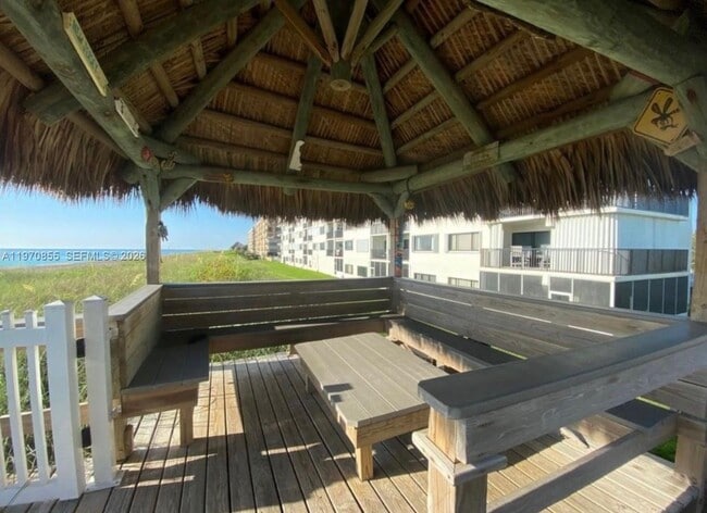 Building Photo - 10102 S Ocean Dr