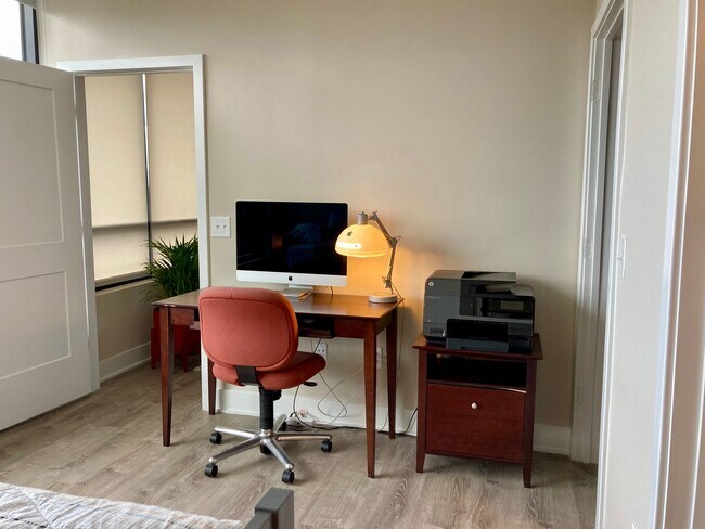 Building Photo - Gorgeous 2 Bedroom Condo in Oxon Hill!