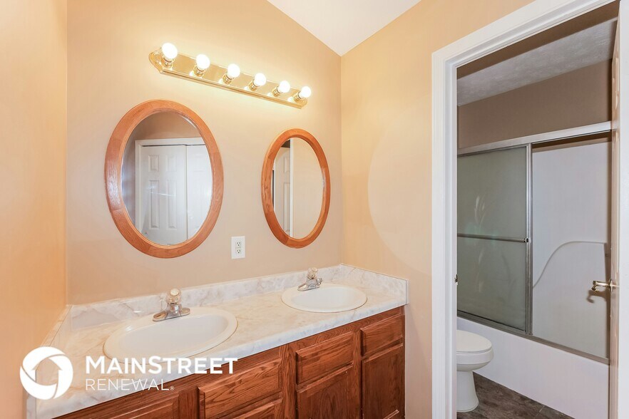 Building Photo - 11045 Falls Church Dr