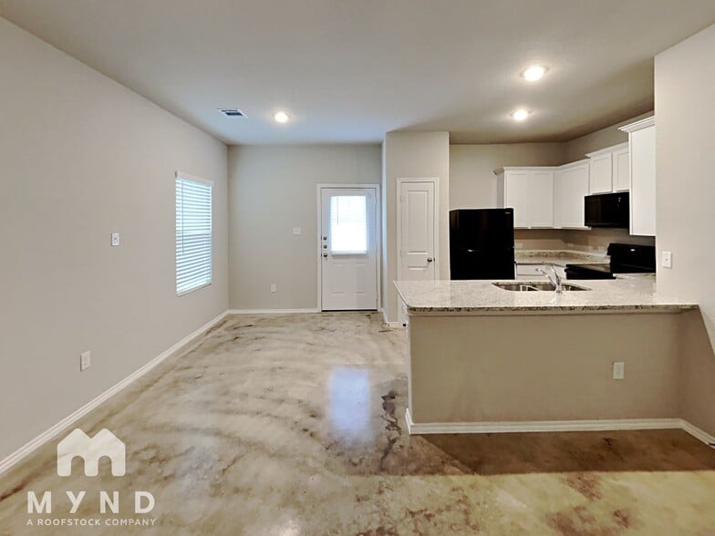 Building Photo - 8727 Key Windy Way