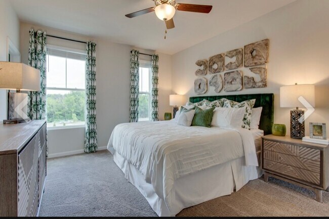 Building Photo - 3 Bedroom and 3 Full Baths