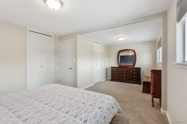 Building Photo - 3850 W Radcliff Ave